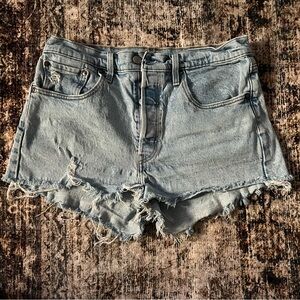 Levis womens shorts W30